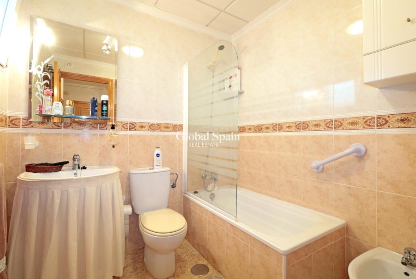 Venta - APARTAMENTO -
TORREVIEJA - Acequion