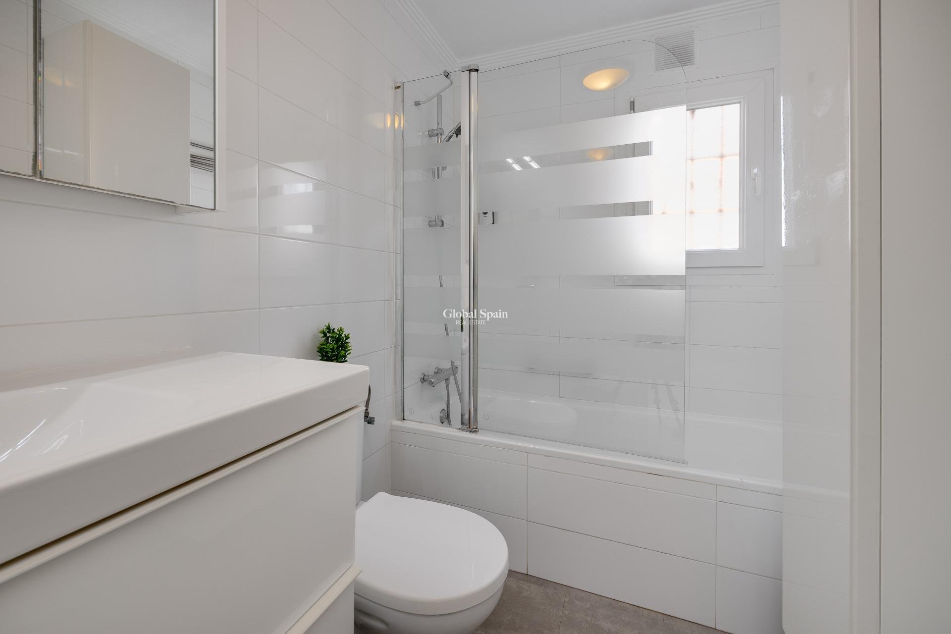 Venta - APARTAMENTO -
TORREVIEJA - Aguas Nuevas