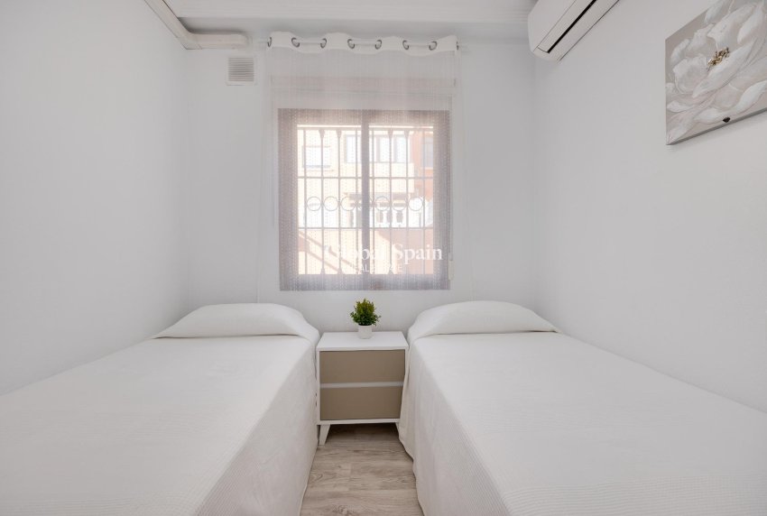 Venta - APARTAMENTO -
TORREVIEJA - Aguas Nuevas