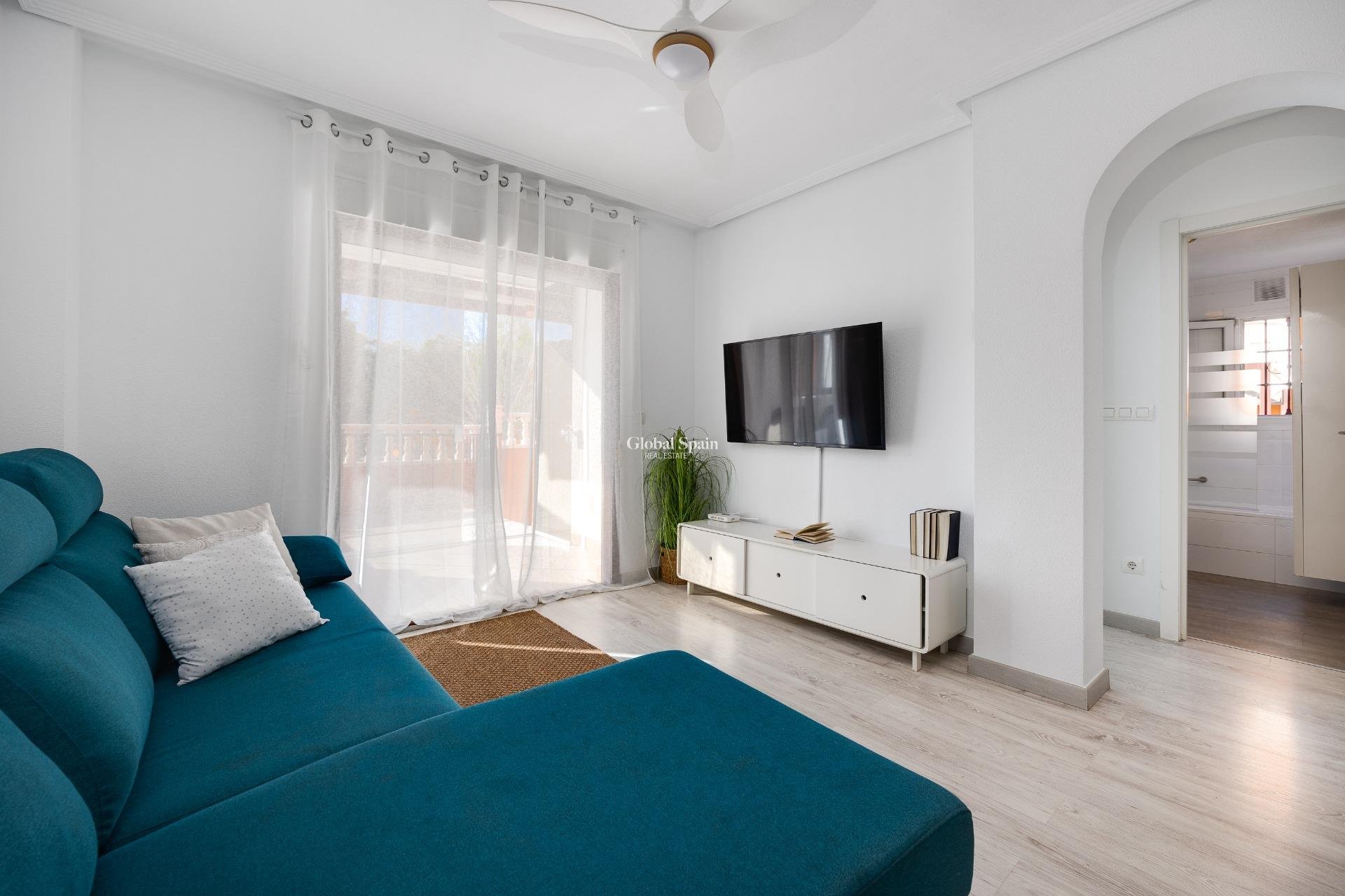 Venta - APARTAMENTO -
TORREVIEJA - Aguas Nuevas