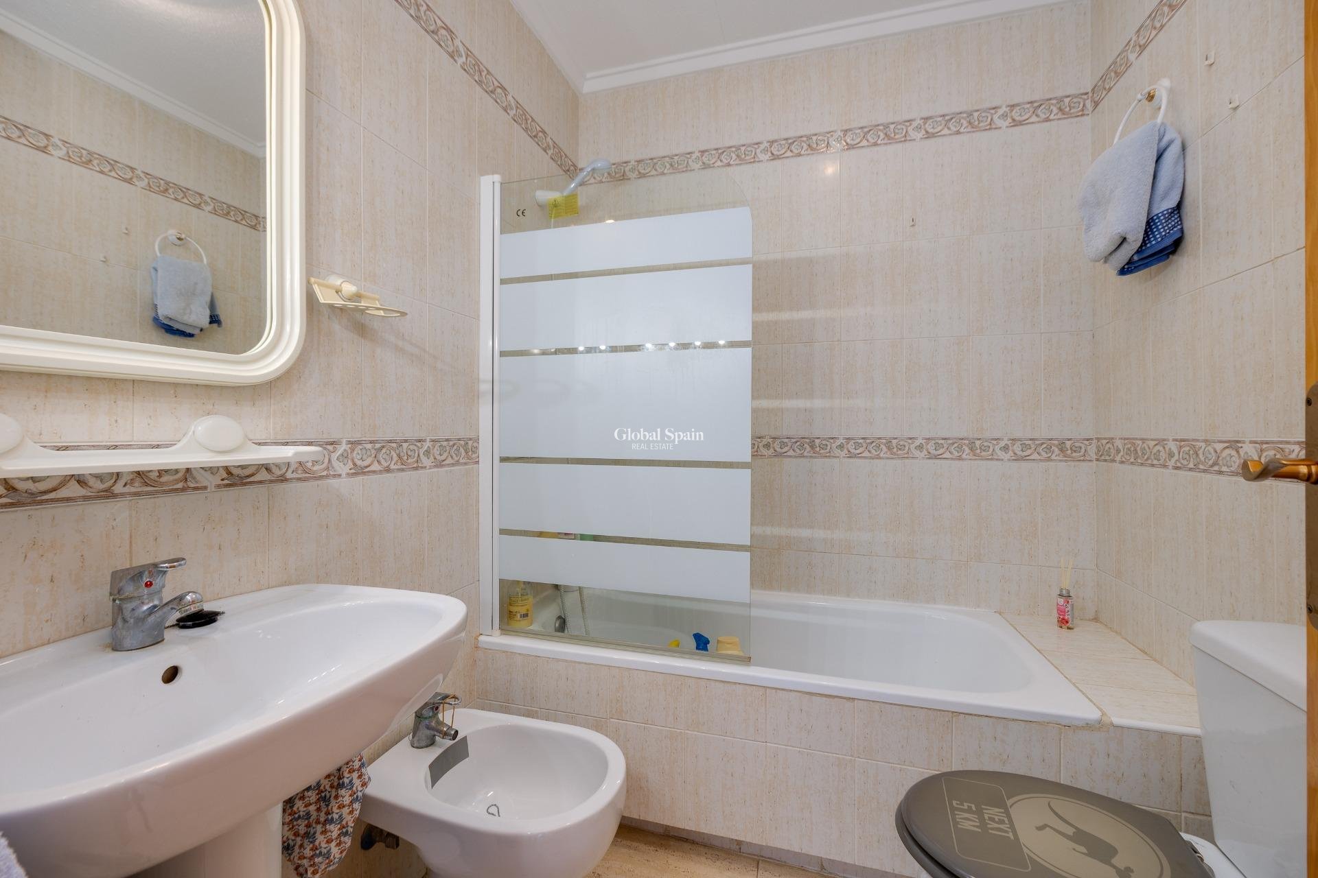 Venta - APARTAMENTO -
TORREVIEJA - Aguas Nuevas