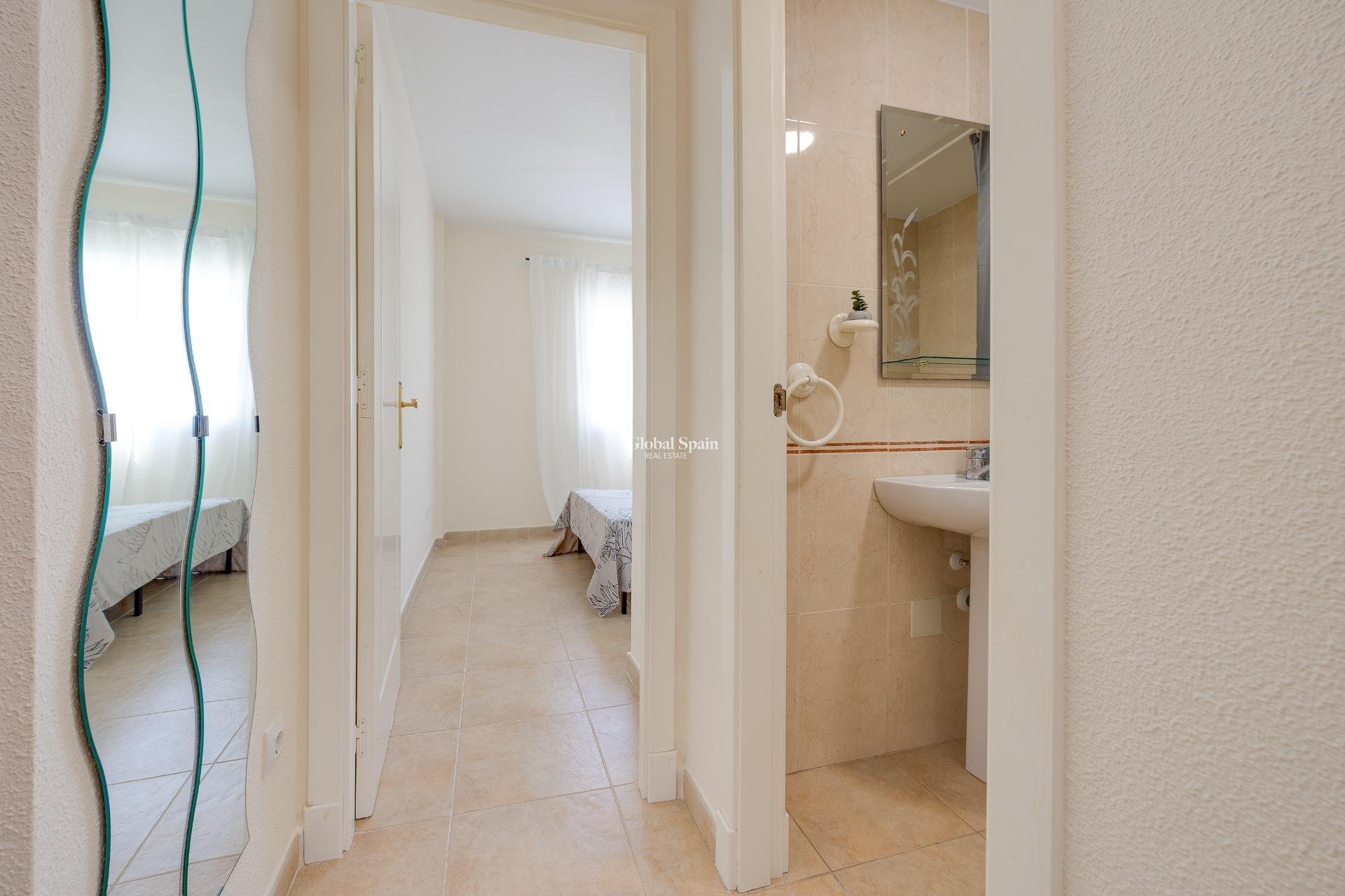 Venta - APARTAMENTO -
TORREVIEJA - Aguas Nuevas