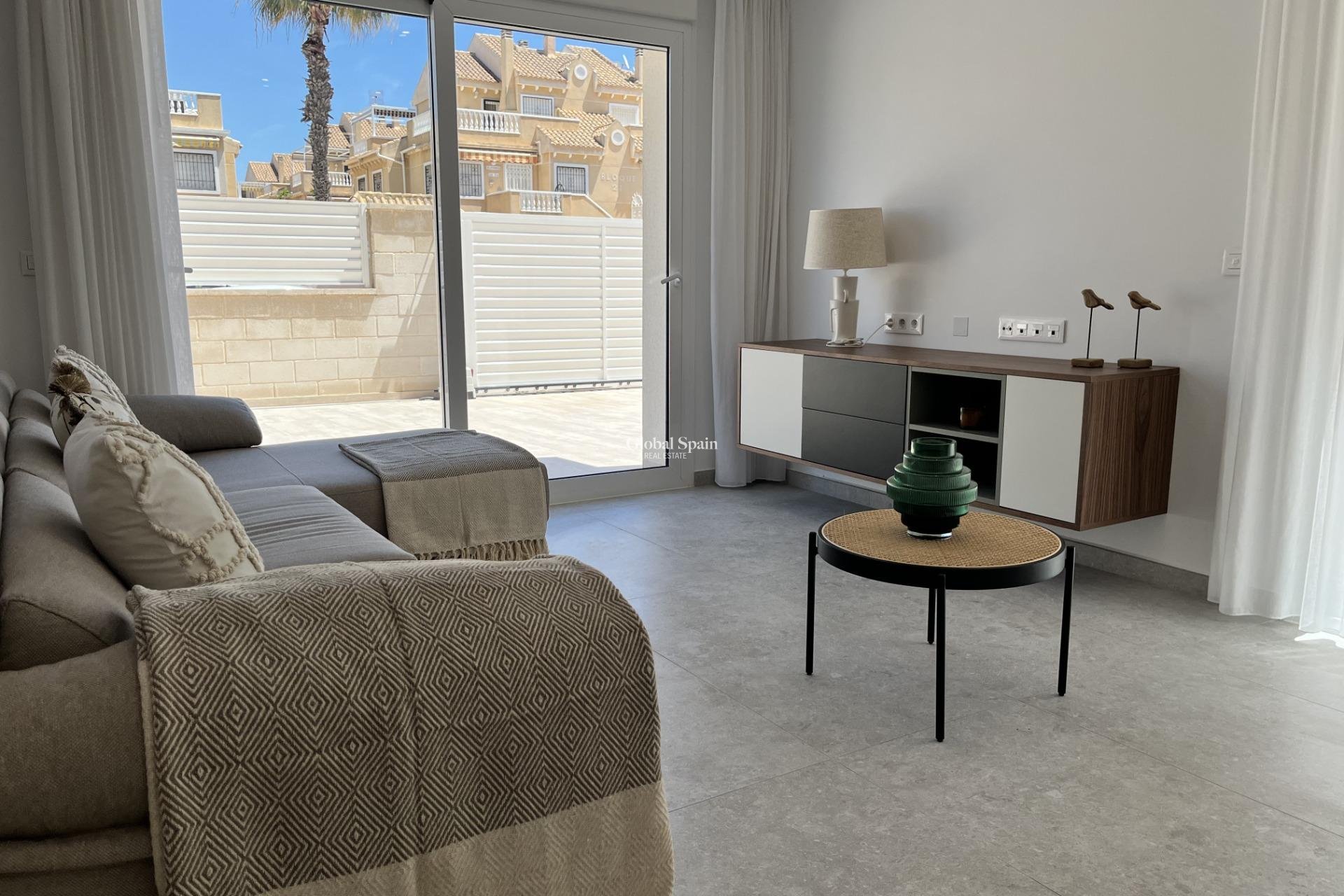 Venta - APARTAMENTO -
TORREVIEJA - Aguas Nuevas