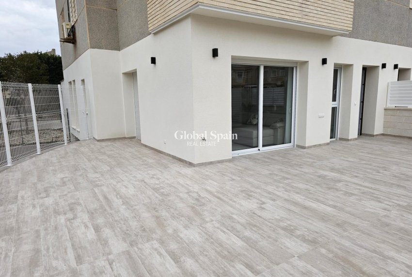 Venta - APARTAMENTO -
TORREVIEJA - Aguas Nuevas