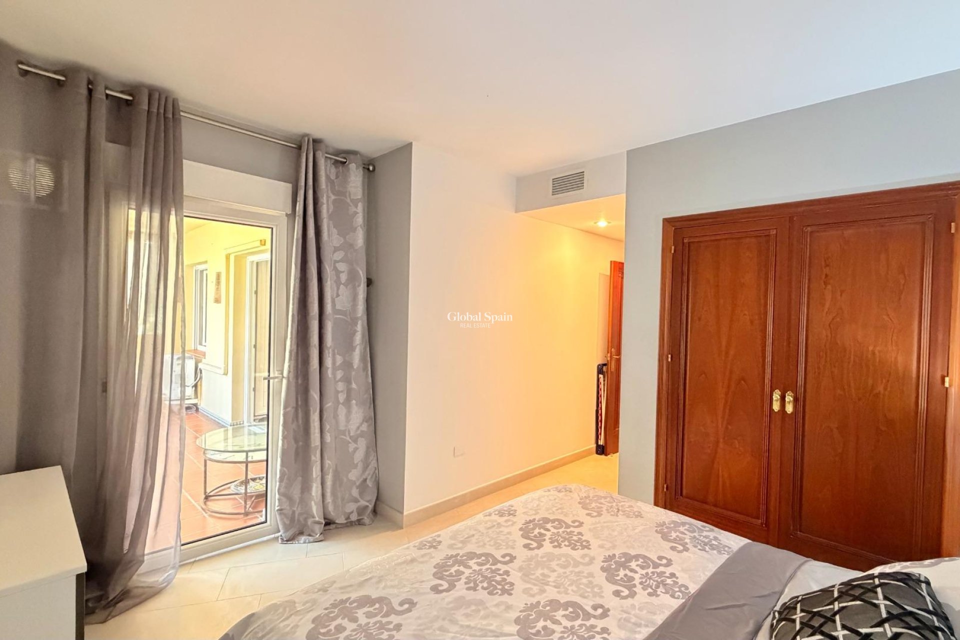 Venta - APARTAMENTO -
TORREVIEJA - Aldea del mar