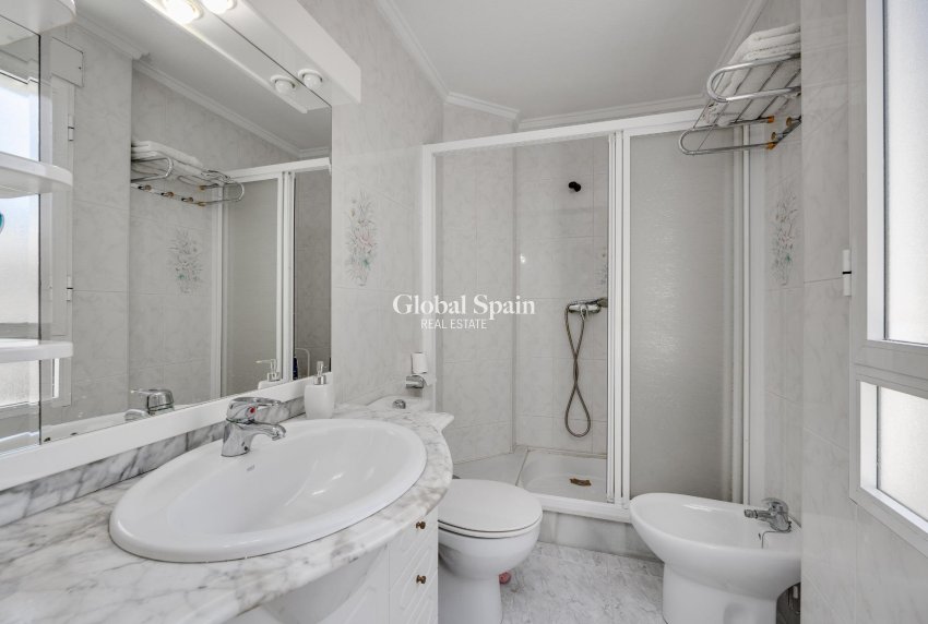 Venta - APARTAMENTO -
TORREVIEJA - Antonio Machado