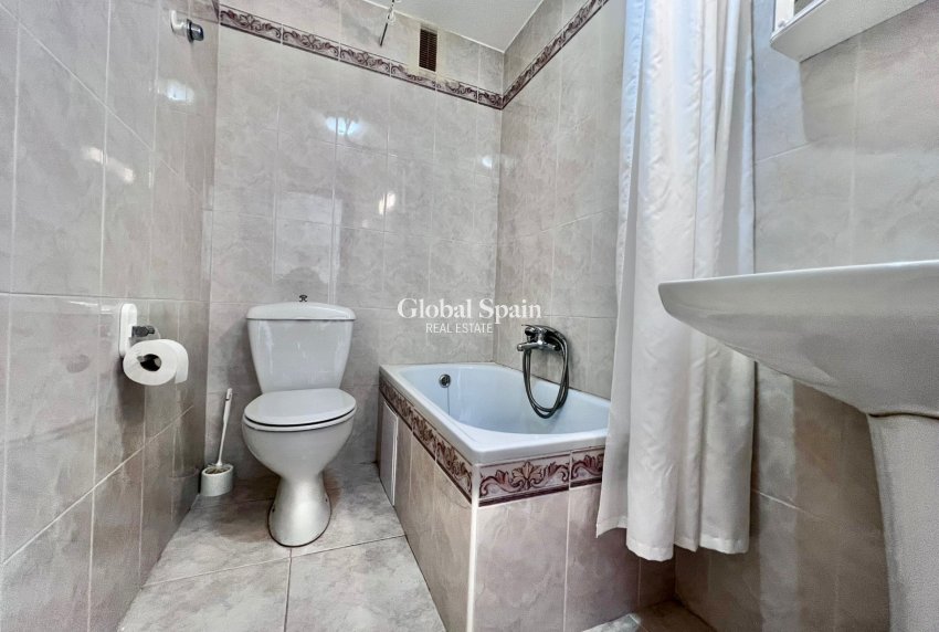 Venta - APARTAMENTO -
TORREVIEJA - Cabo Cervera