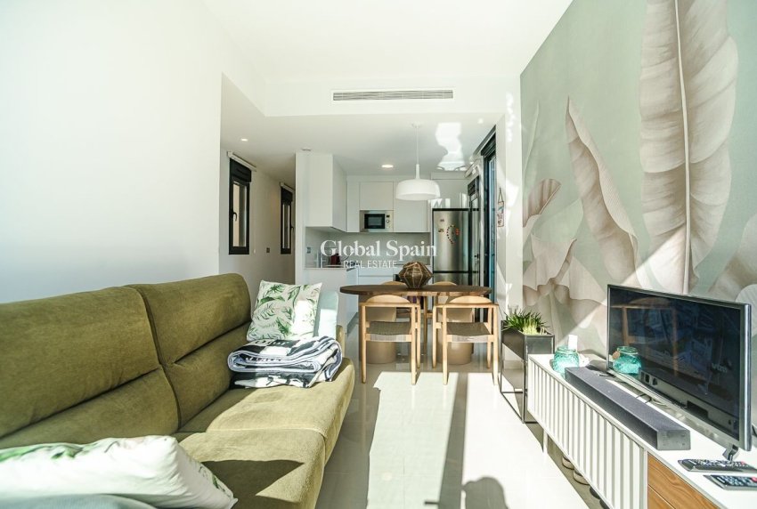 Venta - APARTAMENTO -
TORREVIEJA - Calas Blancas