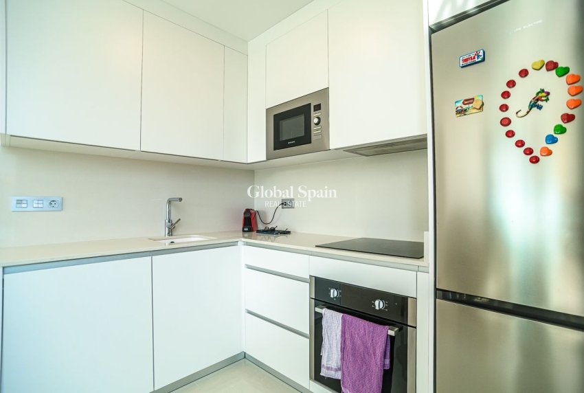 Venta - APARTAMENTO -
TORREVIEJA - Calas Blancas
