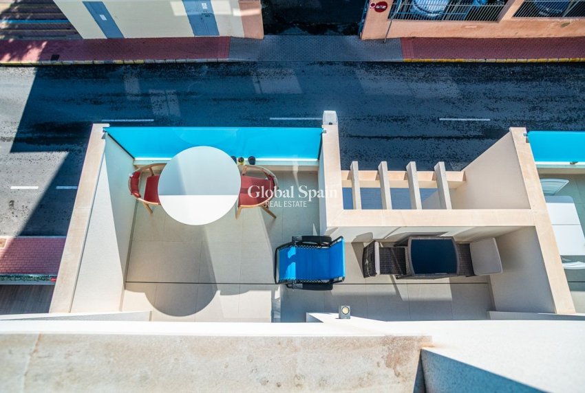 Venta - APARTAMENTO -
TORREVIEJA - Calas Blancas