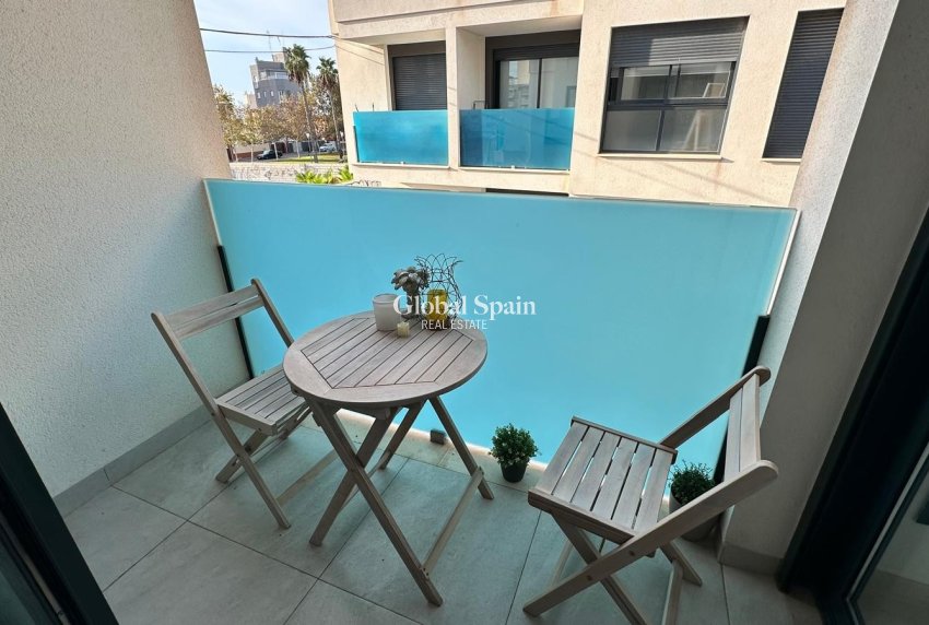 Venta - APARTAMENTO -
TORREVIEJA - Calas Blancas