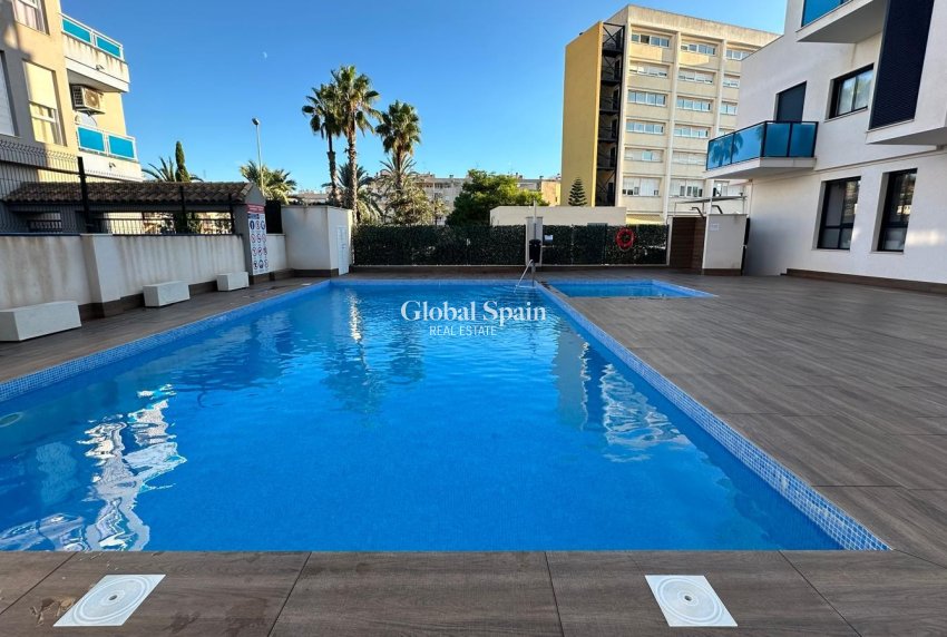 Venta - APARTAMENTO -
TORREVIEJA - Calas Blancas