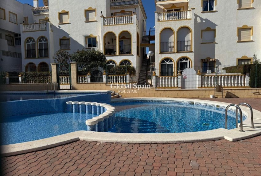Venta - APARTAMENTO -
TORREVIEJA - Cañada Del Molino
