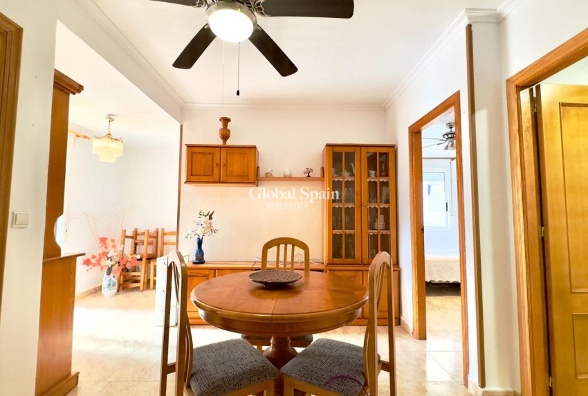 Venta - APARTAMENTO -
TORREVIEJA - Center