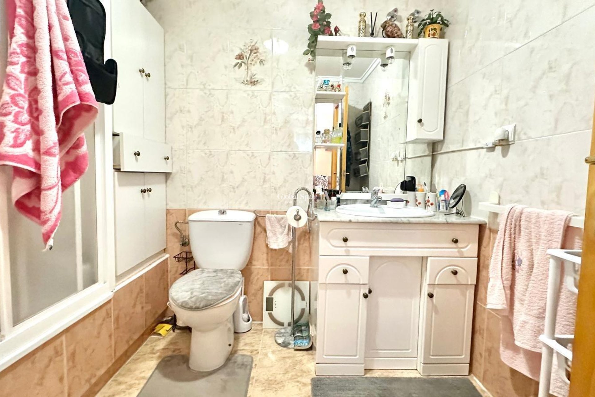 Venta - APARTAMENTO -
TORREVIEJA - Center