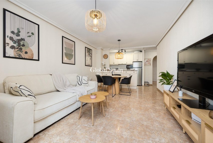 Venta - APARTAMENTO -
TORREVIEJA - Center