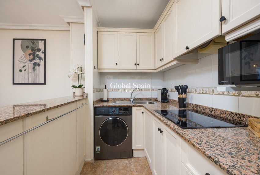 Venta - APARTAMENTO -
TORREVIEJA - Center