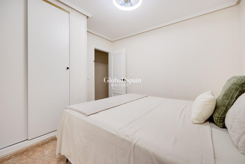 Venta - APARTAMENTO -
TORREVIEJA - Center