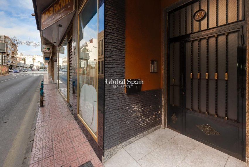 Venta - APARTAMENTO -
TORREVIEJA - Center