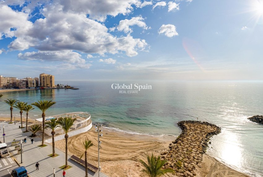 Venta - APARTAMENTO -
TORREVIEJA - Center