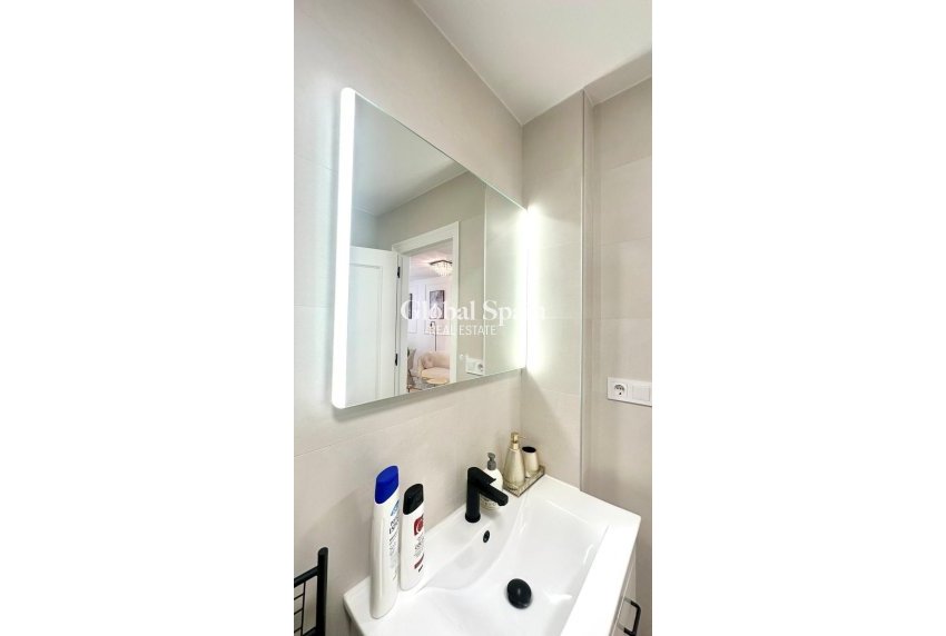 Venta - APARTAMENTO -
TORREVIEJA - Center