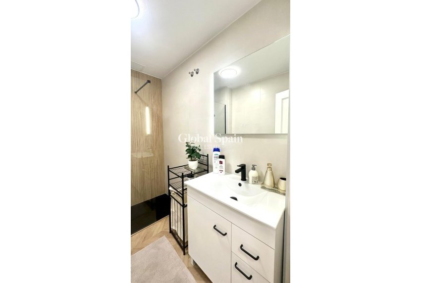 Venta - APARTAMENTO -
TORREVIEJA - Center