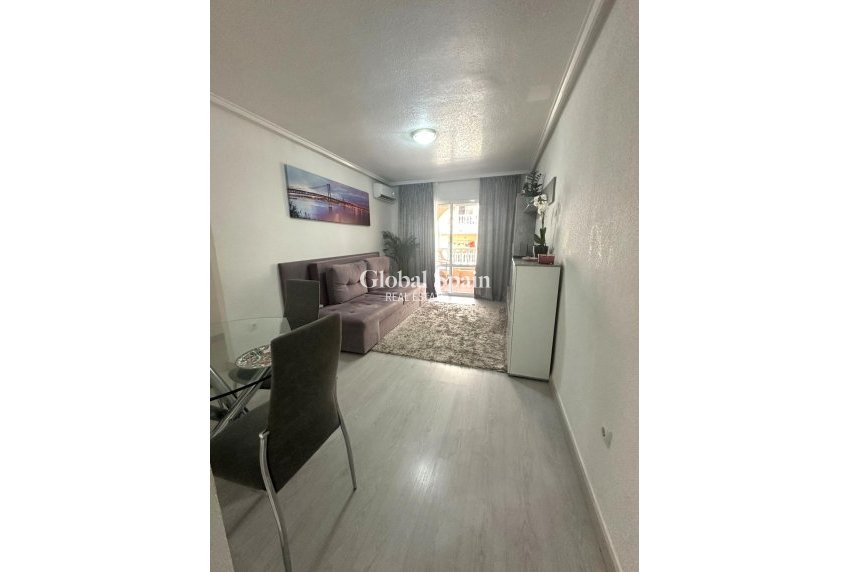 Venta - APARTAMENTO -
TORREVIEJA - Center