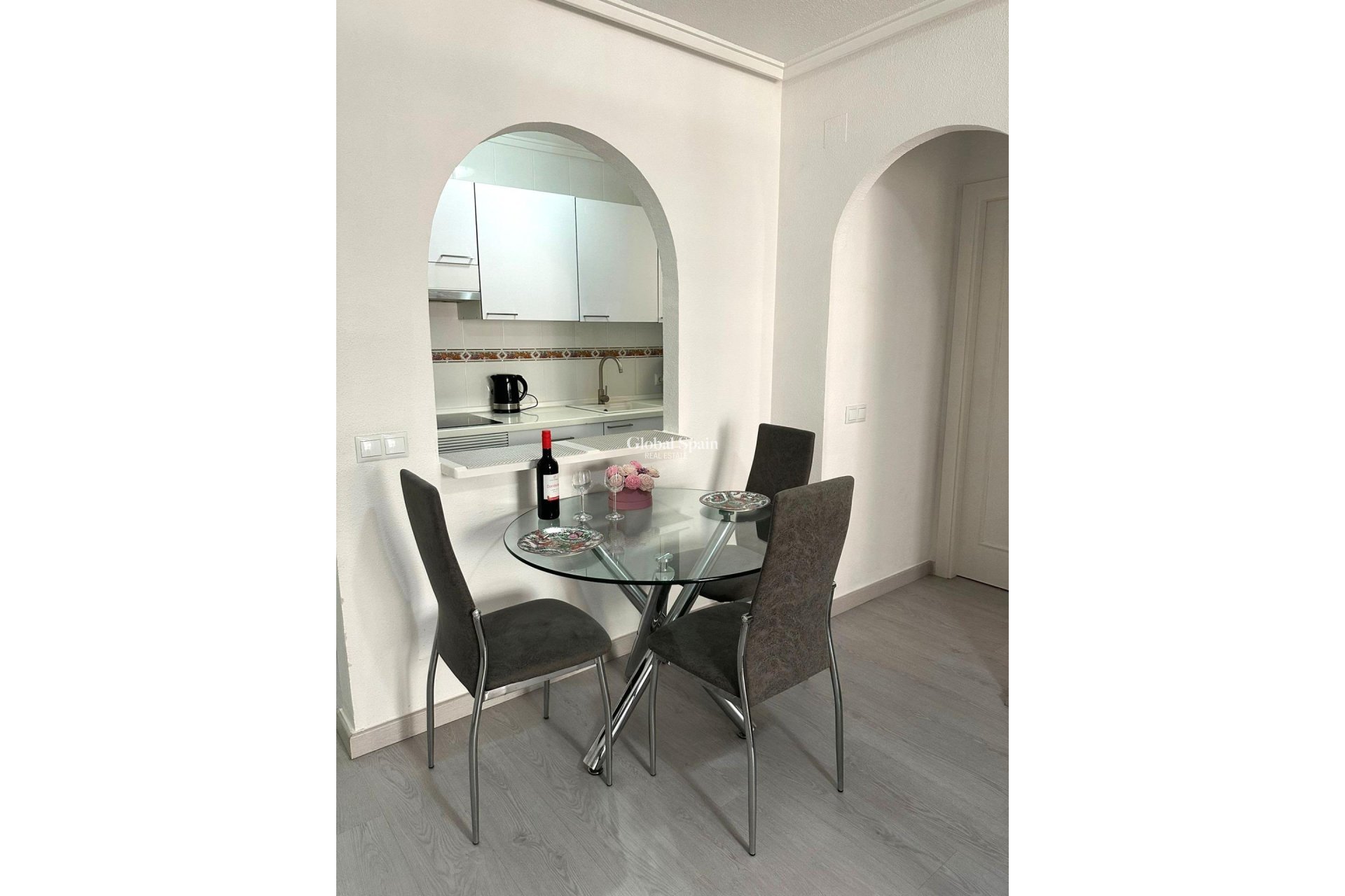 Venta - APARTAMENTO -
TORREVIEJA - Center