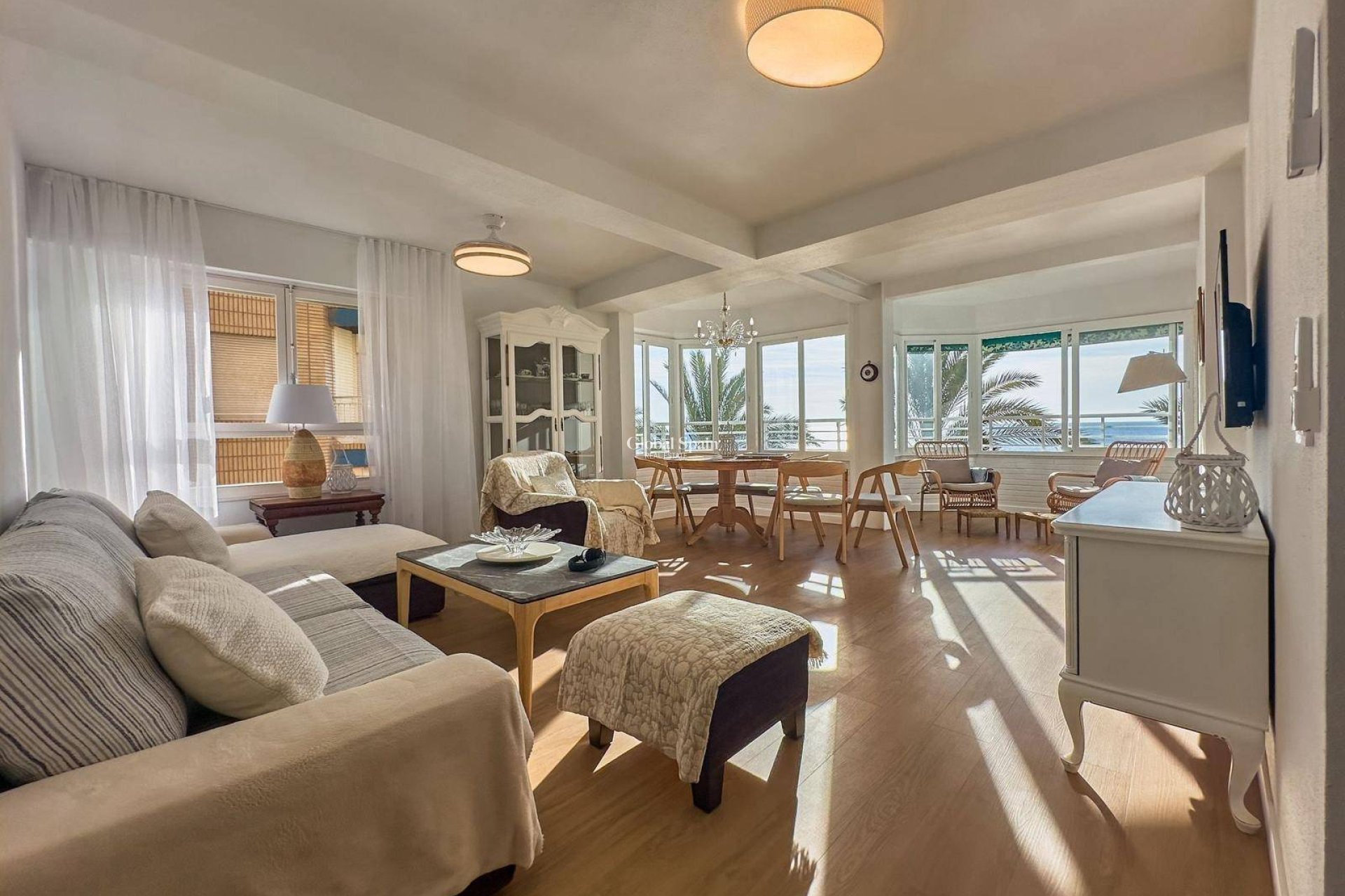 Venta - APARTAMENTO -
TORREVIEJA - Center