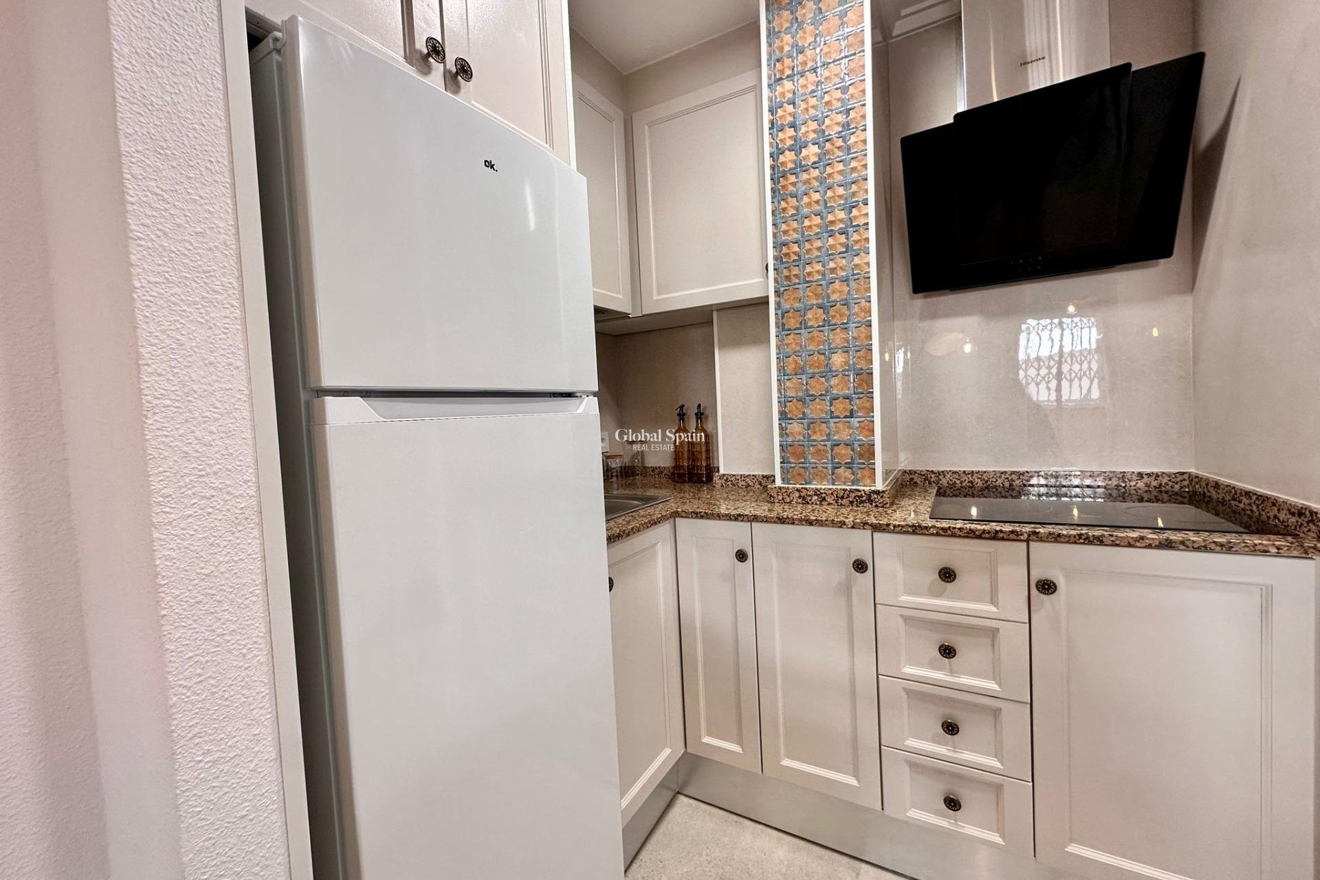 Venta - APARTAMENTO -
TORREVIEJA - Center