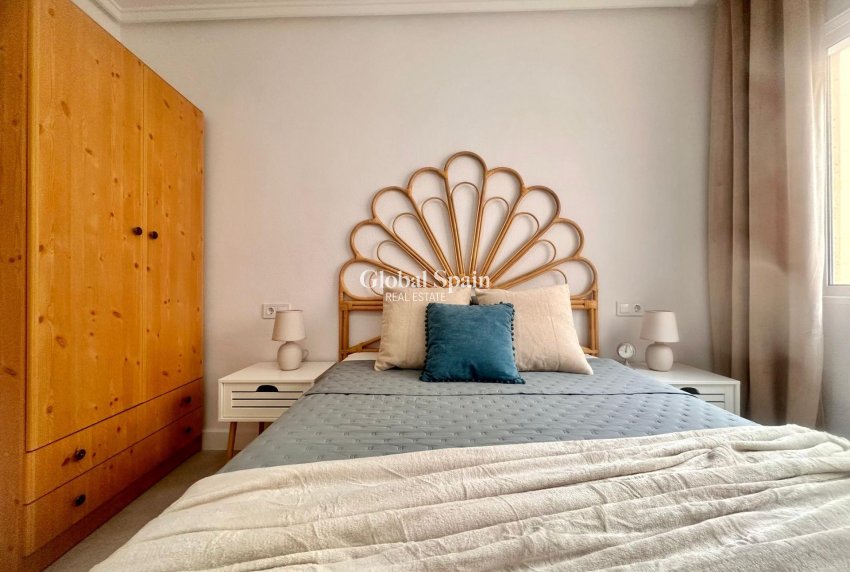 Venta - APARTAMENTO -
TORREVIEJA - Center