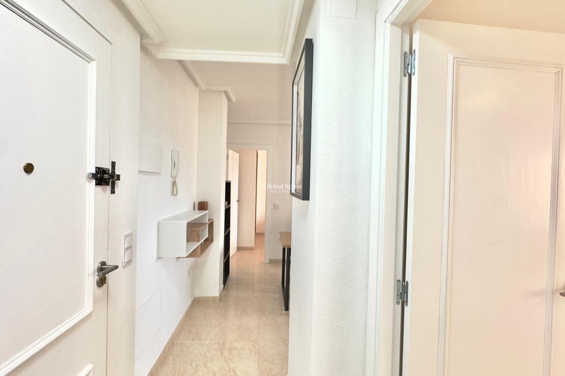 Venta - APARTAMENTO -
TORREVIEJA - Center