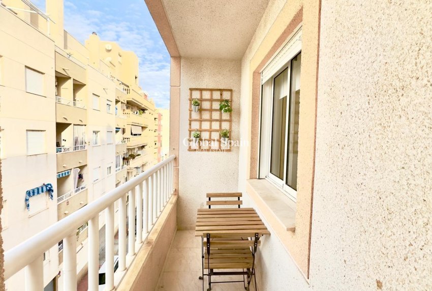 Venta - APARTAMENTO -
TORREVIEJA - Center
