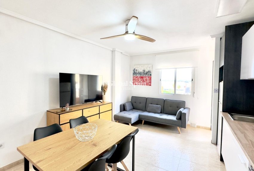Venta - APARTAMENTO -
TORREVIEJA - Center