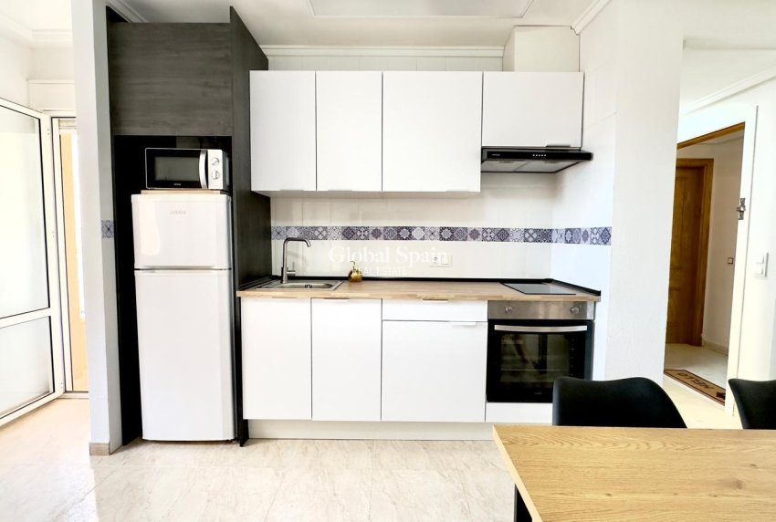 Venta - APARTAMENTO -
TORREVIEJA - Center