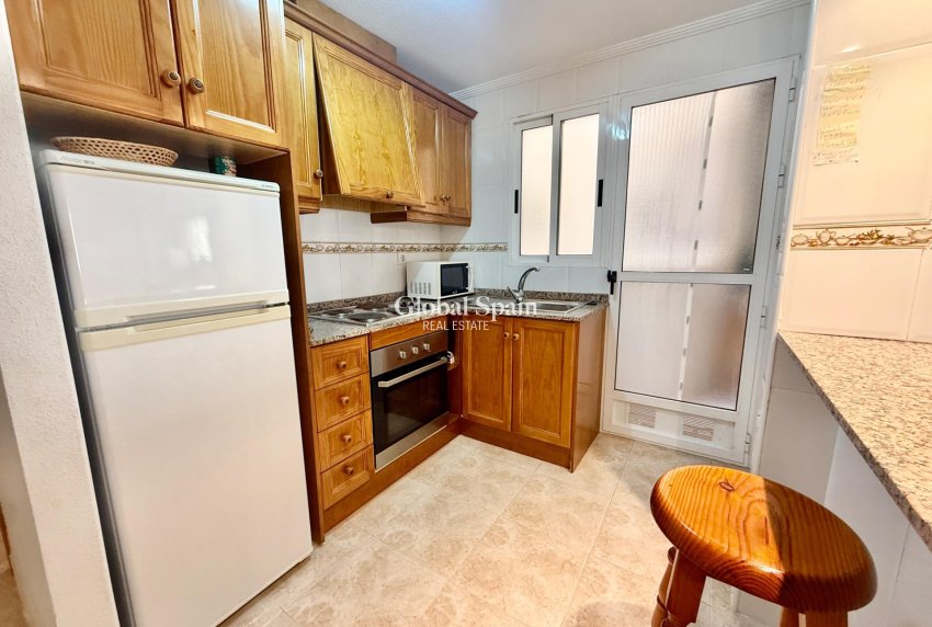 Venta - APARTAMENTO -
TORREVIEJA - Center