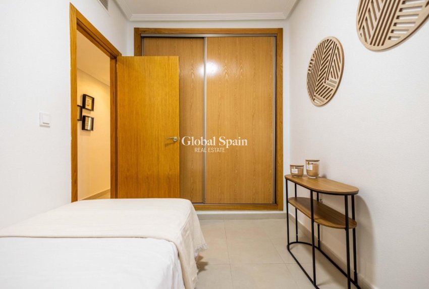 Venta - APARTAMENTO -
TORREVIEJA - Center