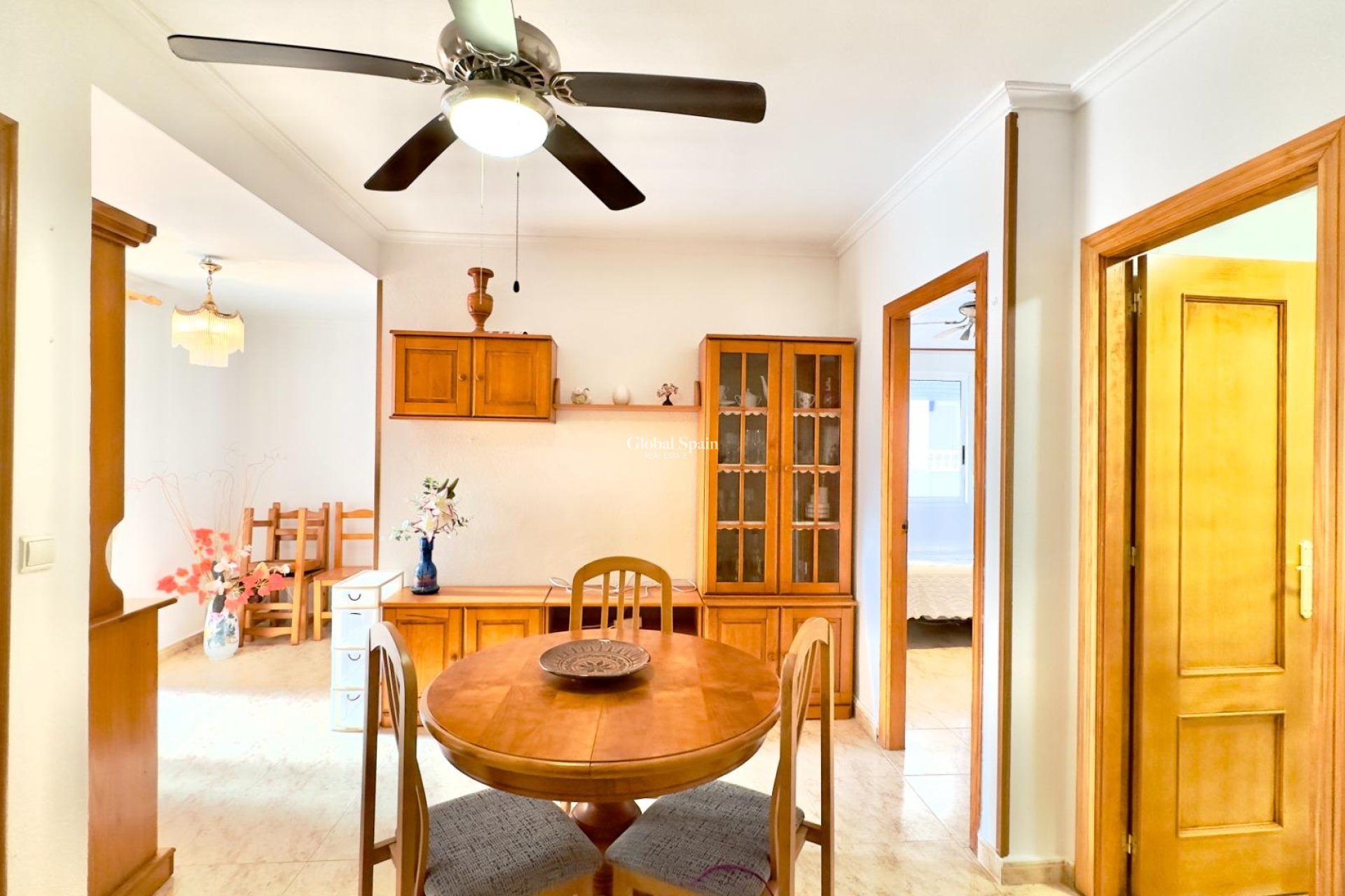 Venta - APARTAMENTO -
TORREVIEJA - Center