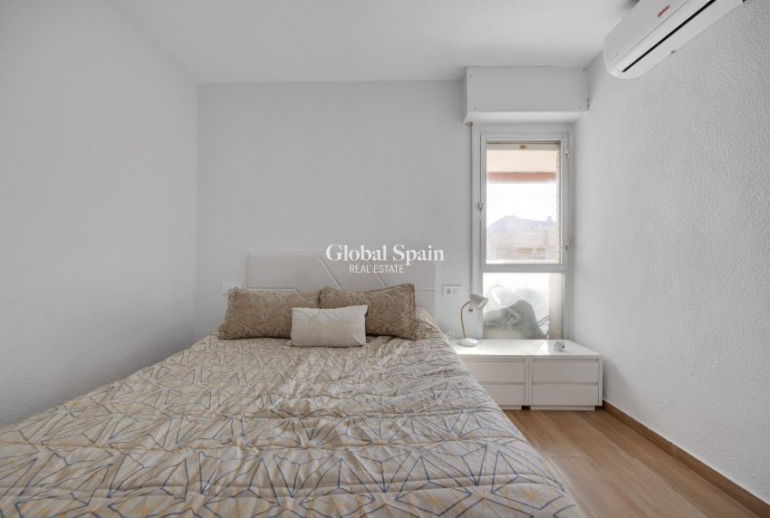 Venta - APARTAMENTO -
TORREVIEJA - Center