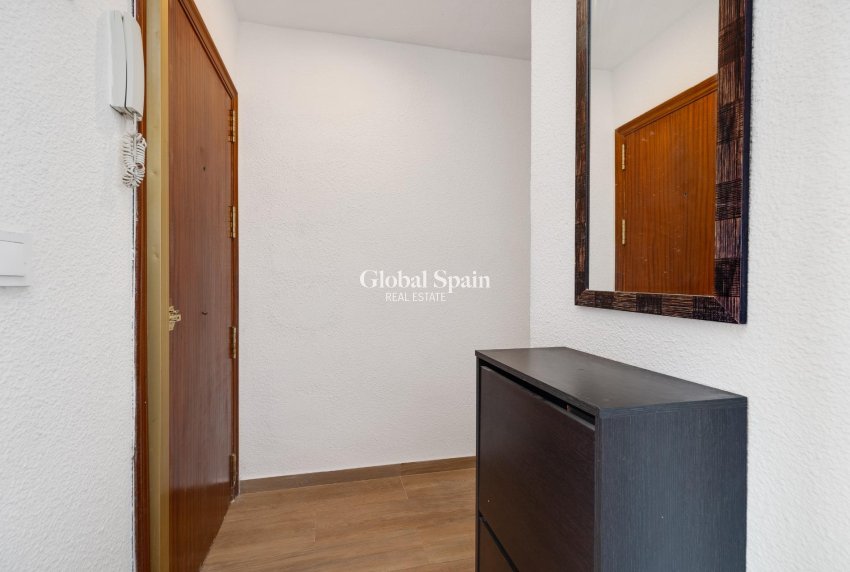 Venta - APARTAMENTO -
TORREVIEJA - Center