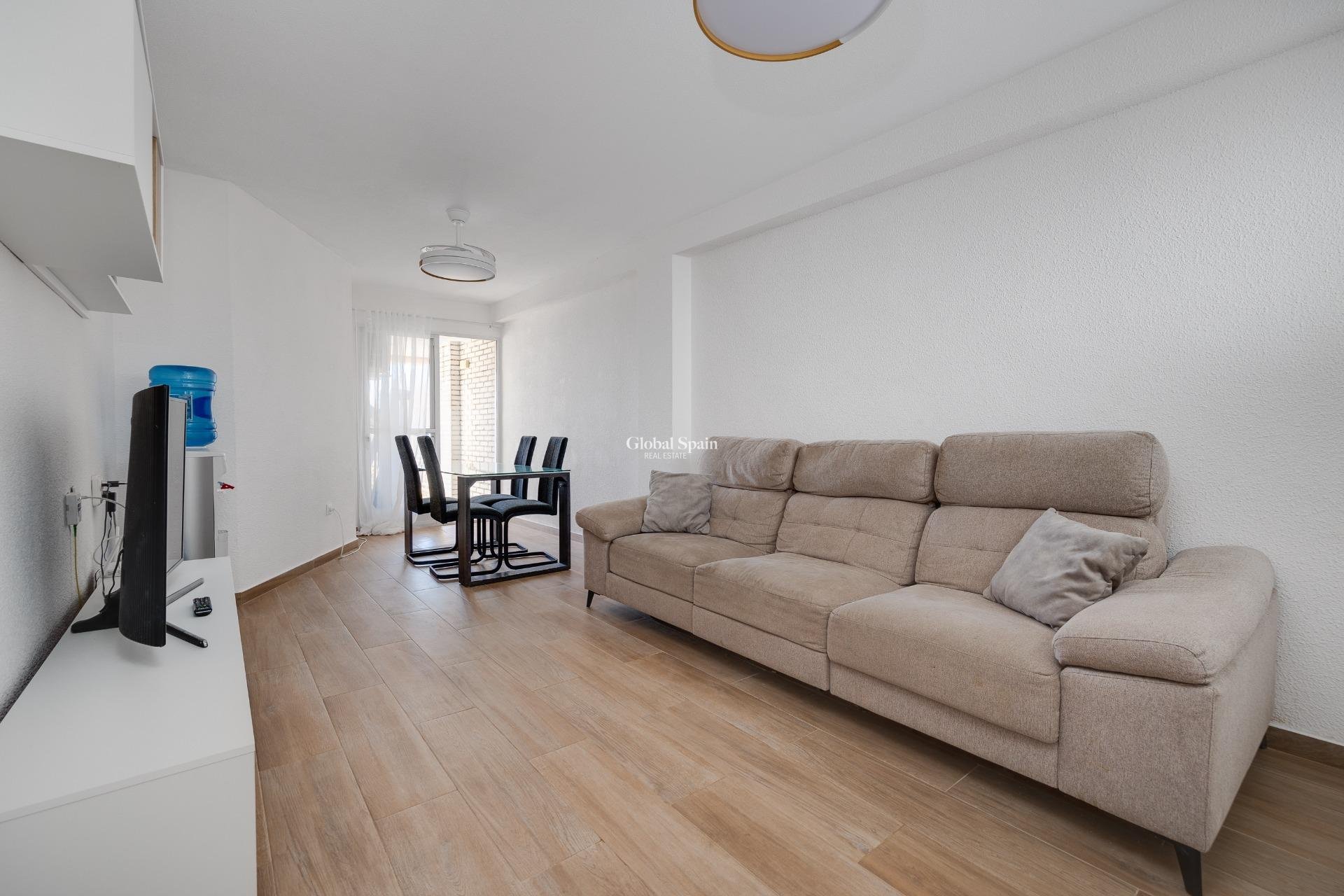 Venta - APARTAMENTO -
TORREVIEJA - Center