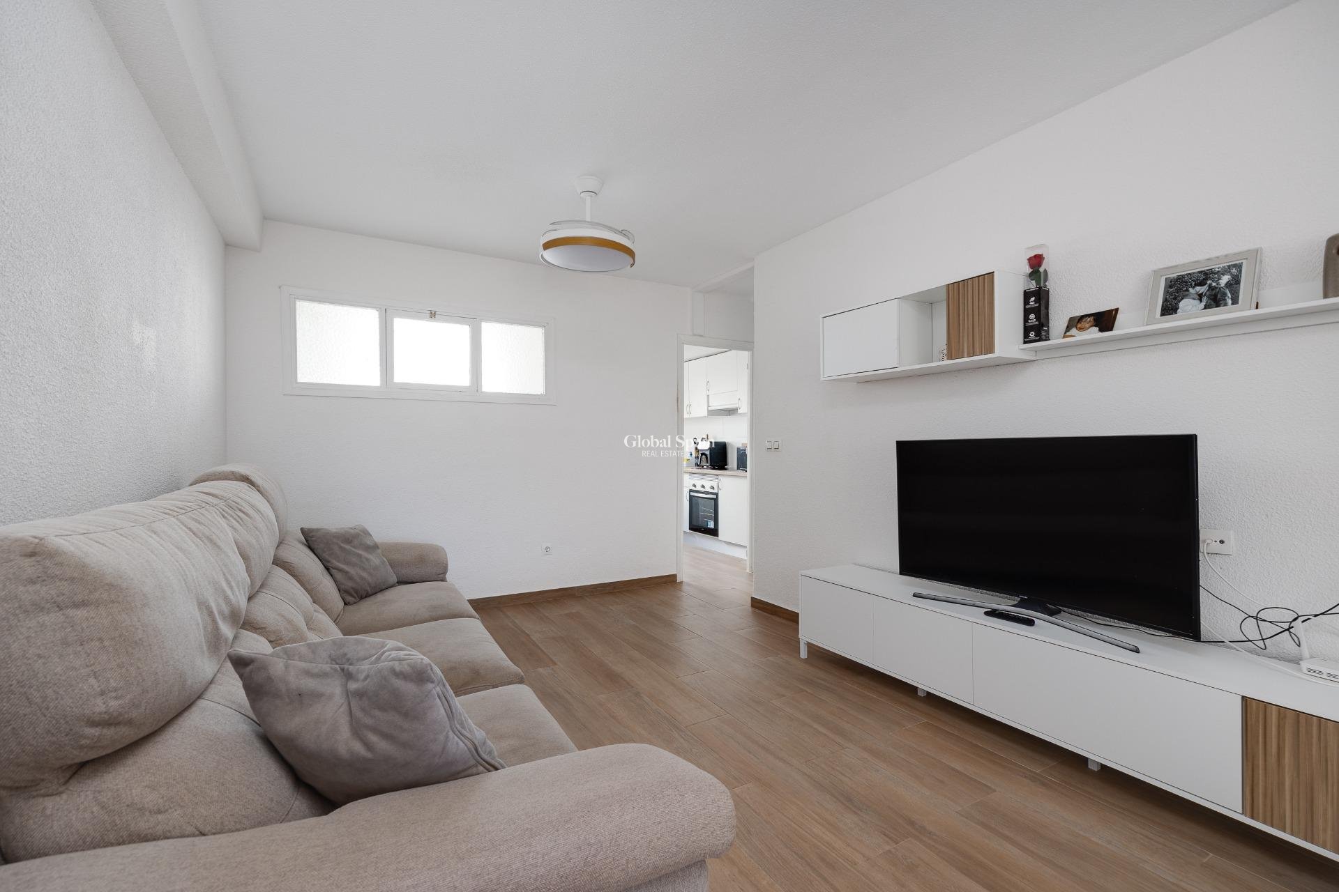 Venta - APARTAMENTO -
TORREVIEJA - Center