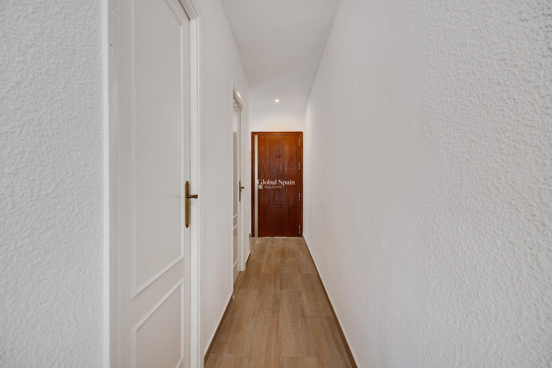 Venta - APARTAMENTO -
TORREVIEJA - Center