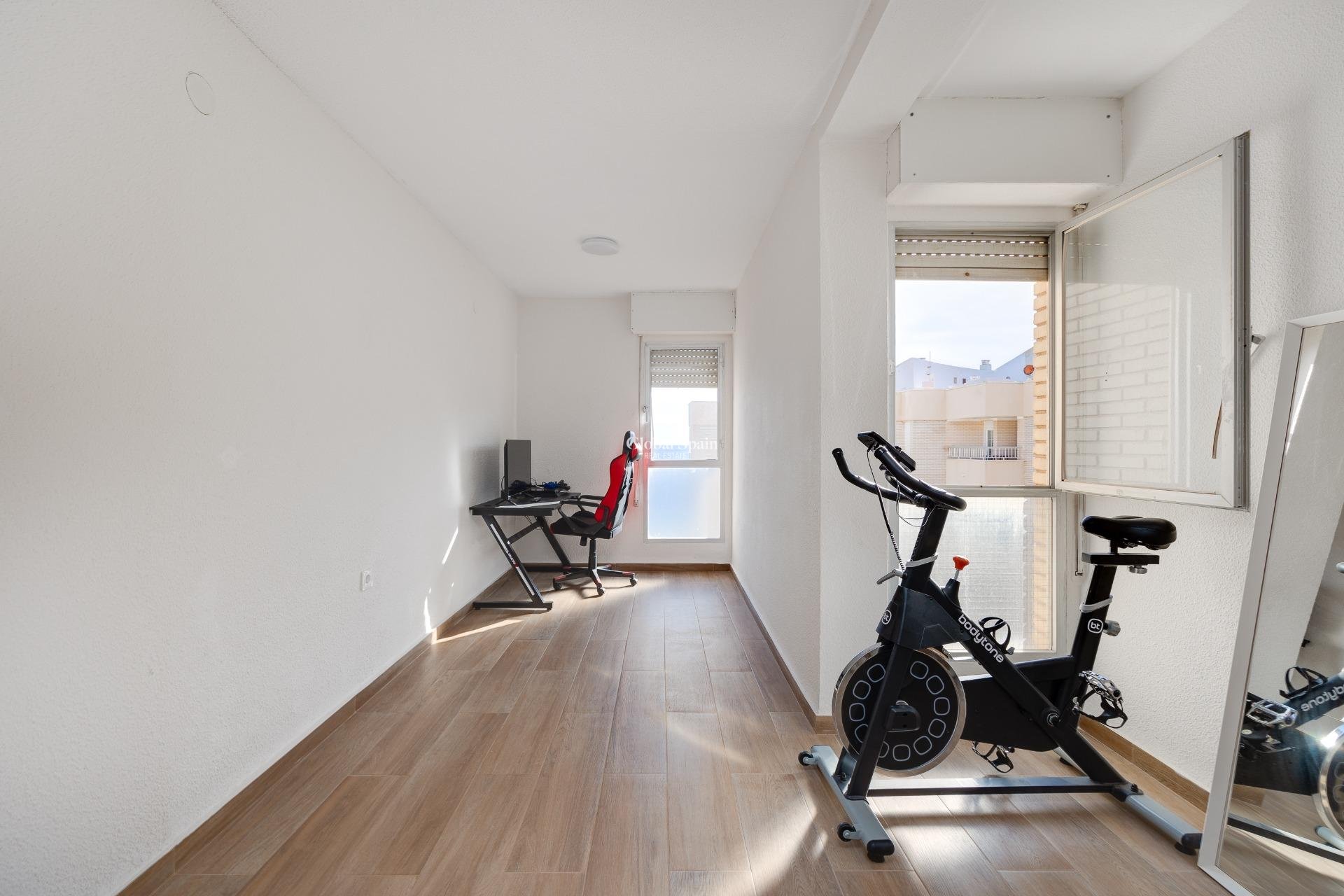 Venta - APARTAMENTO -
TORREVIEJA - Center