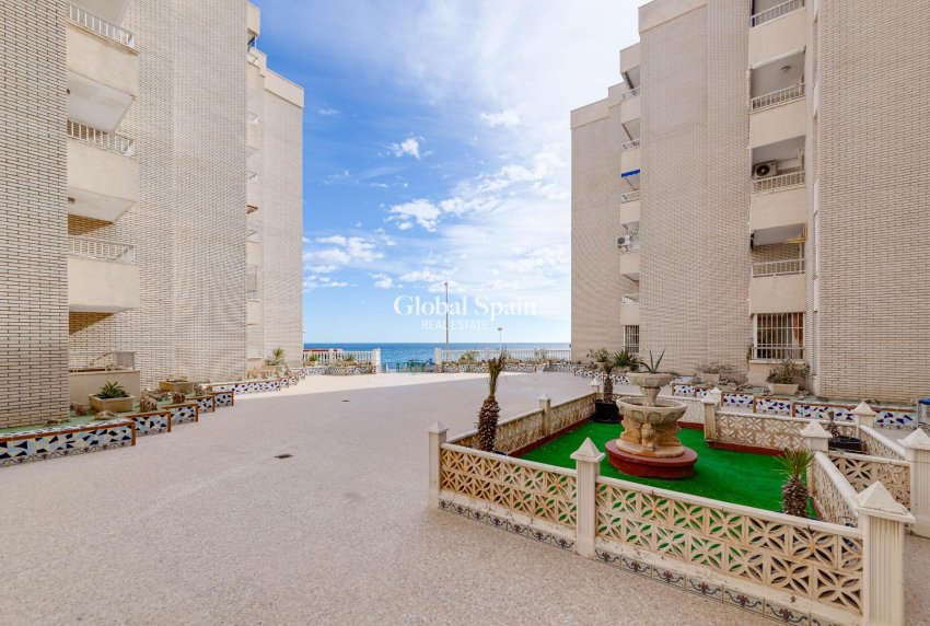 Venta - APARTAMENTO -
TORREVIEJA - Center