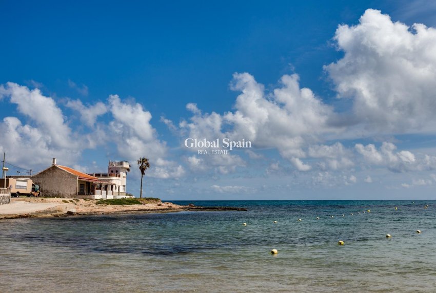 Venta - APARTAMENTO -
TORREVIEJA - Center