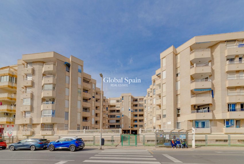 Venta - APARTAMENTO -
TORREVIEJA - Center