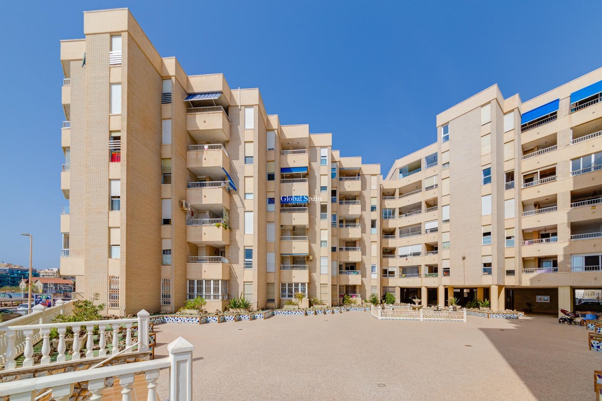 Venta - APARTAMENTO -
TORREVIEJA - Center