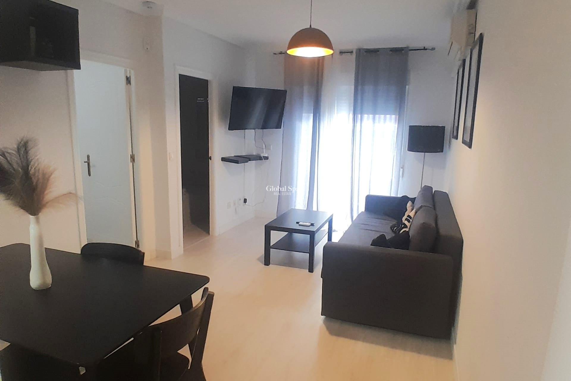 Venta - APARTAMENTO -
TORREVIEJA - Center