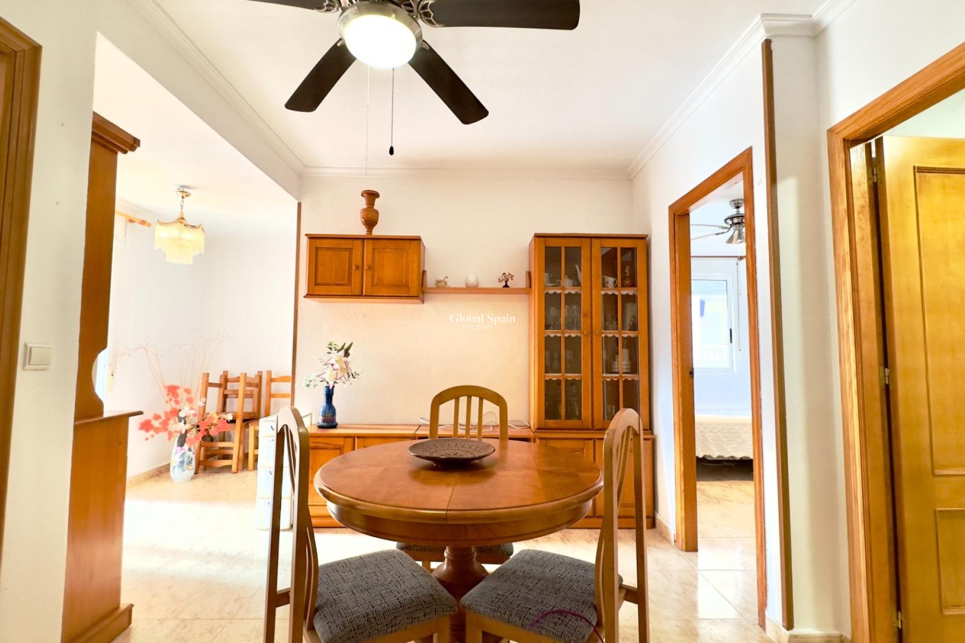 Venta - APARTAMENTO -
TORREVIEJA - Center